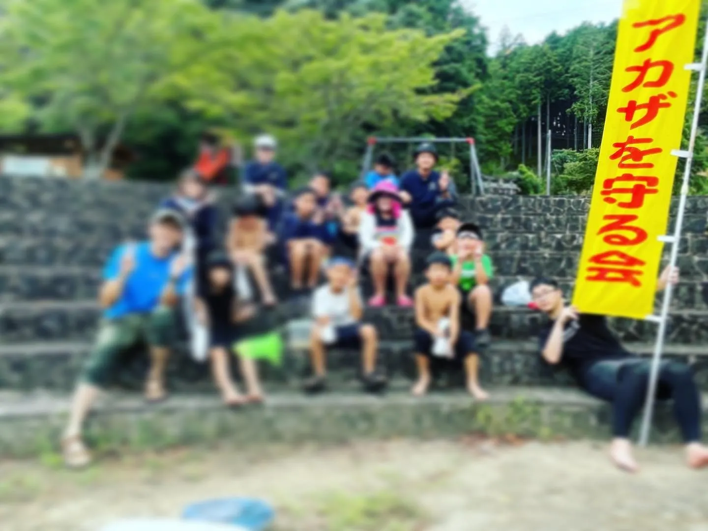 中元寺川で魚取り